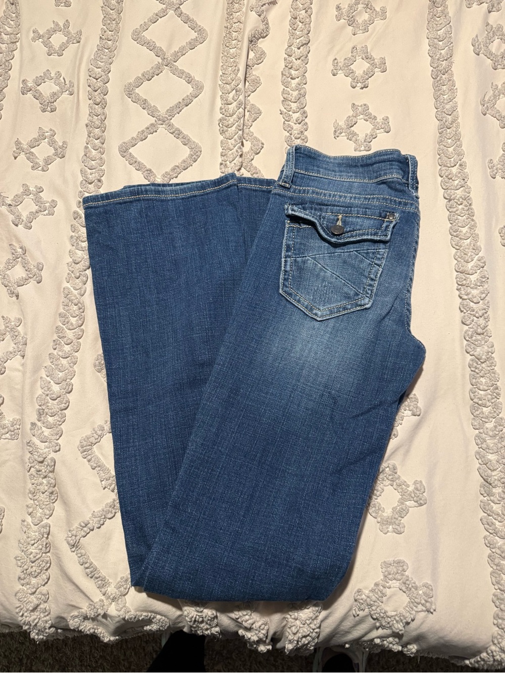 Daytrip Lynx Bootcut Jeans in Medium Blue